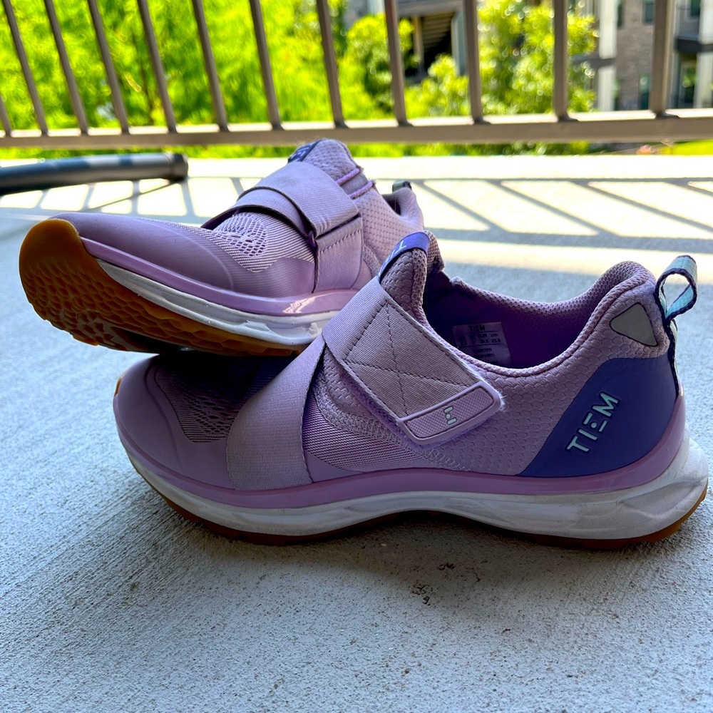 Lilac/light blue TIEM spin shoes w clips !!